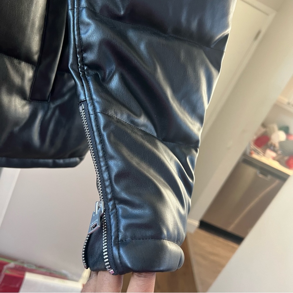 Levi's Faux Leather Moto Puffer Jacket (black) - Picture 5 of 9